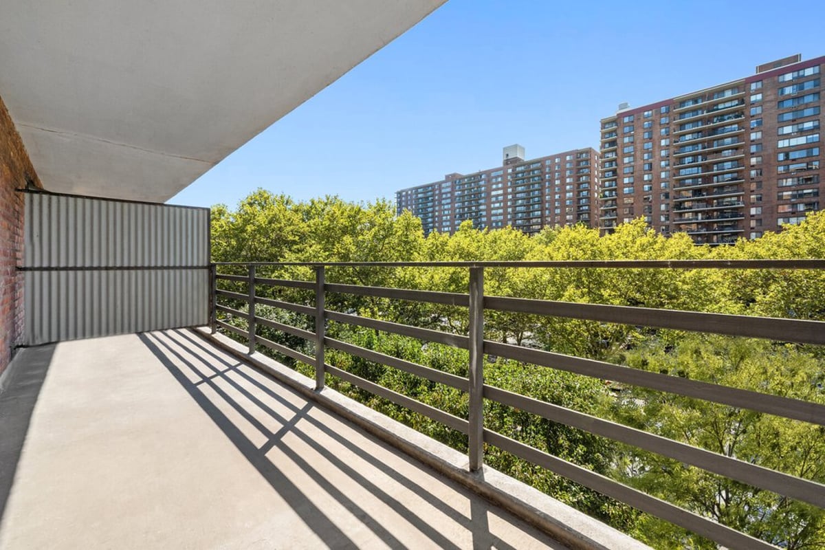 Photo for CPW Towers - 392 Central Park West Condominium in Upper West Side, Manhattan