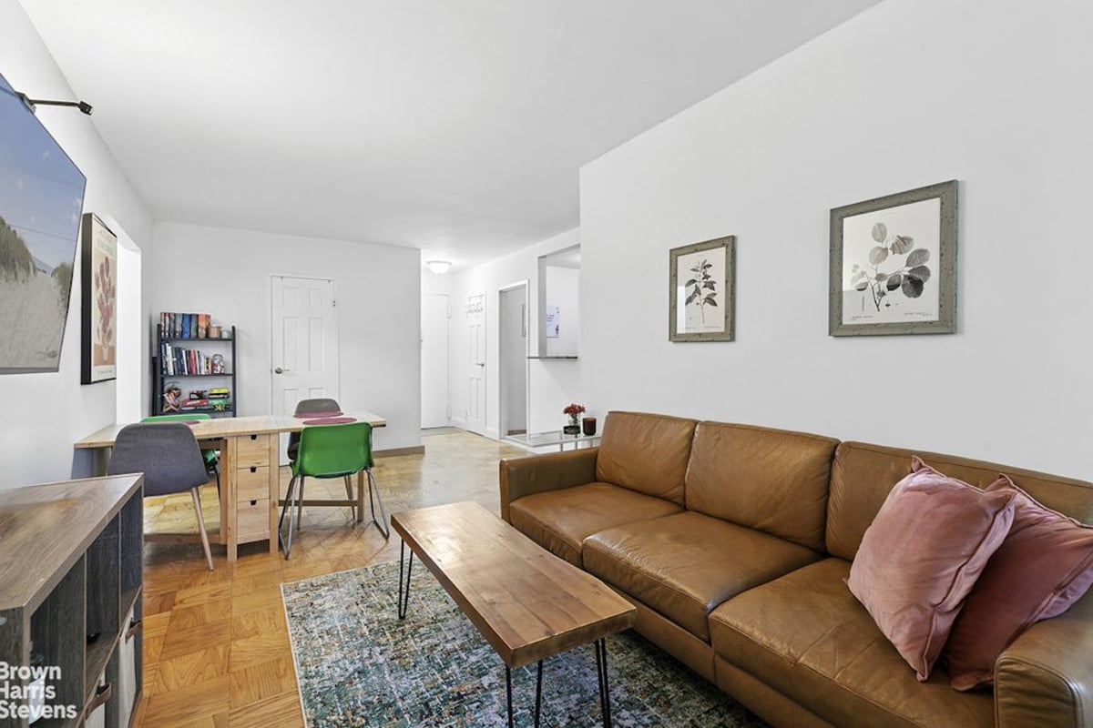 Photo for CPW Towers - 400 Central Park West Condominium in Upper West Side, Manhattan