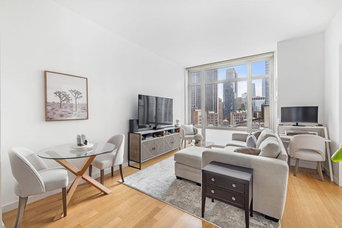 Photo for 325 Fifth Avenue - 325 Fifth Avenue Condominium in Murray Hill, Manhattan
