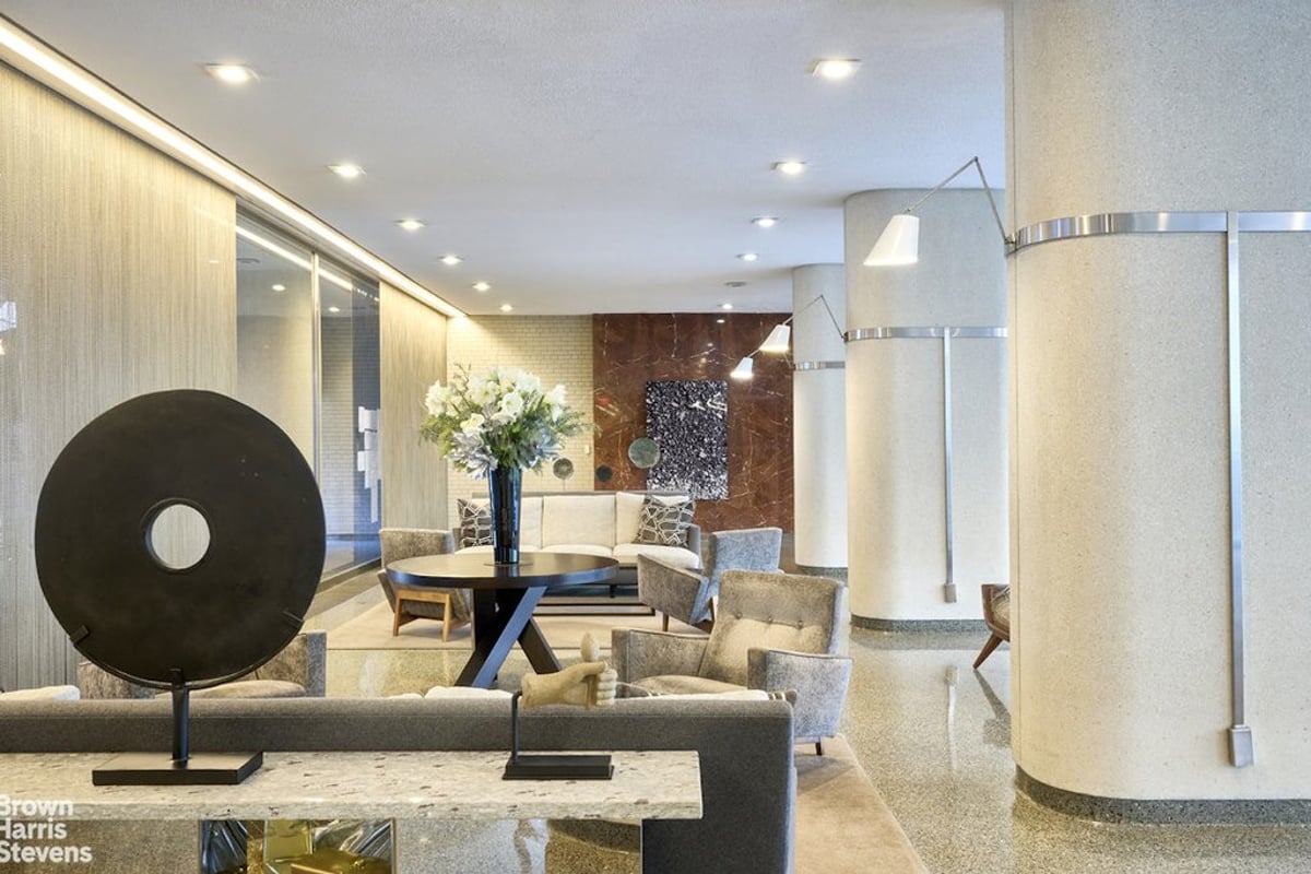 Photo for Manhattan House - 200 East 66th Street Condominium in Upper East Side, Manhattan