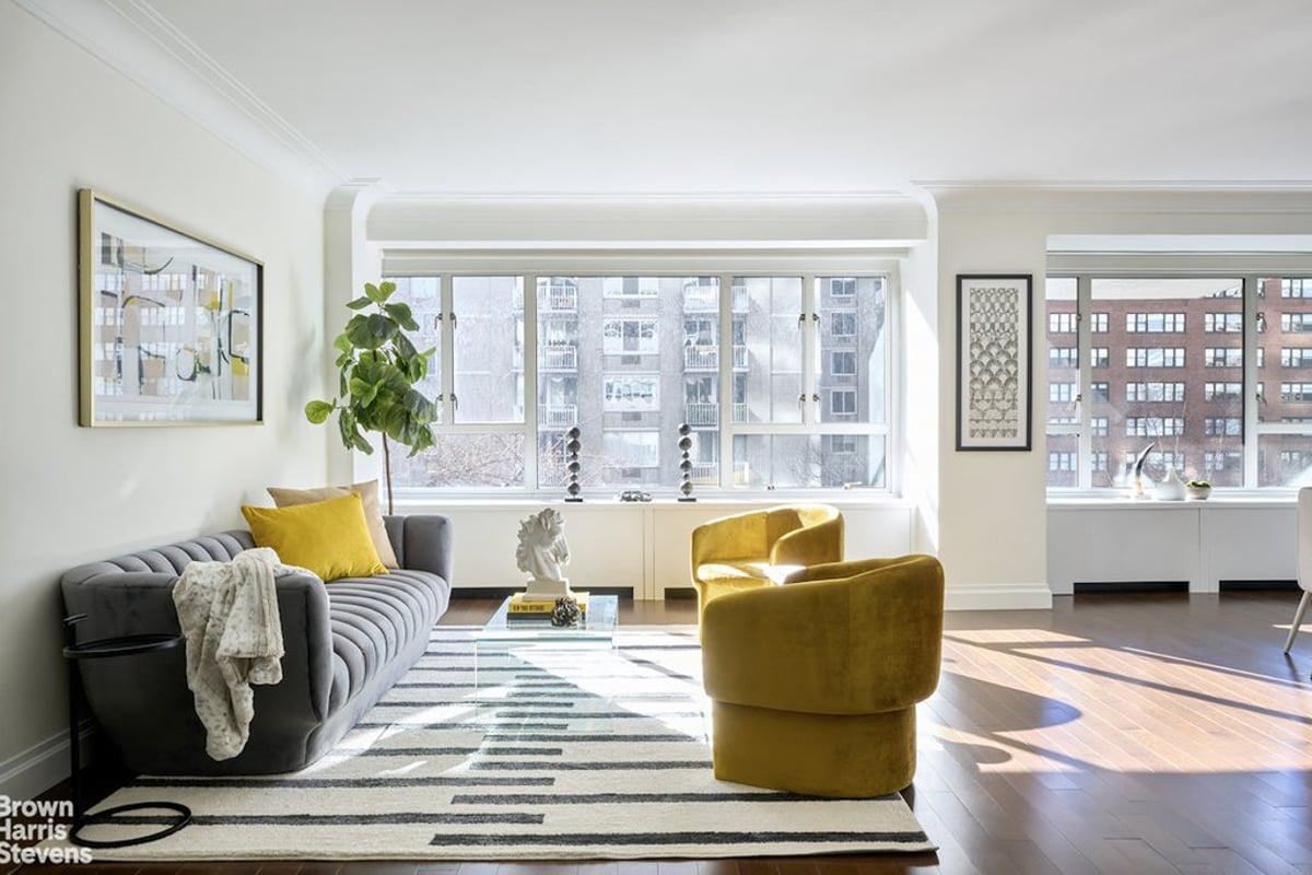 Photo for Manhattan House - 200 East 66th Street Condominium in Upper East Side, Manhattan