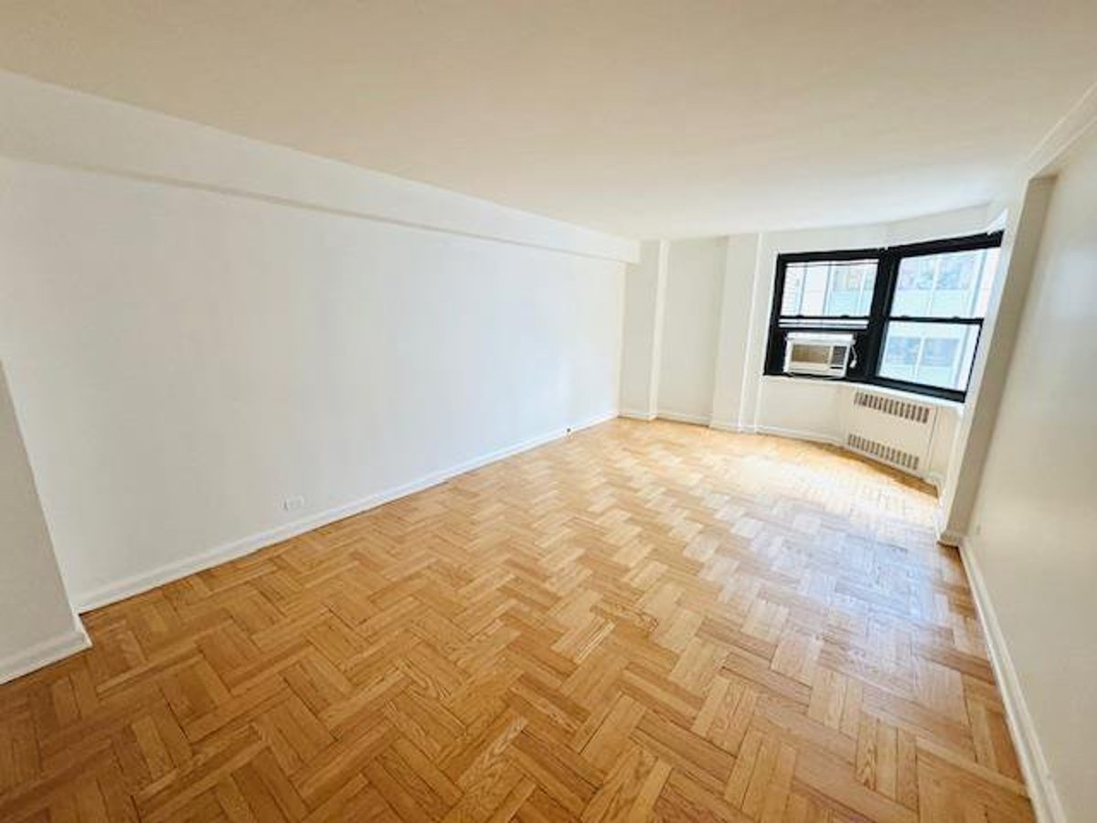 Photo for Lex 54 - 135 East 54th Street Condominium in Midtown East, Manhattan