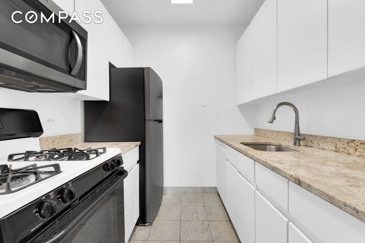 Photo for The Highpoint - 250 East 40th Street Condominium in Midtown East, Manhattan