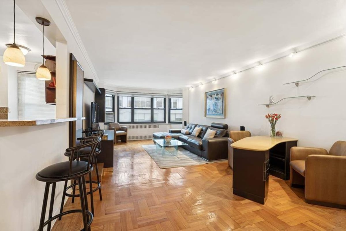 Photo for Lex 54 - 135 East 54th Street Condominium in Midtown East, Manhattan
