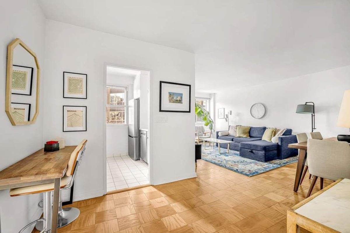 Photo for The Hawthorne - 211 East 53rd Street Condominium in Midtown East, Manhattan