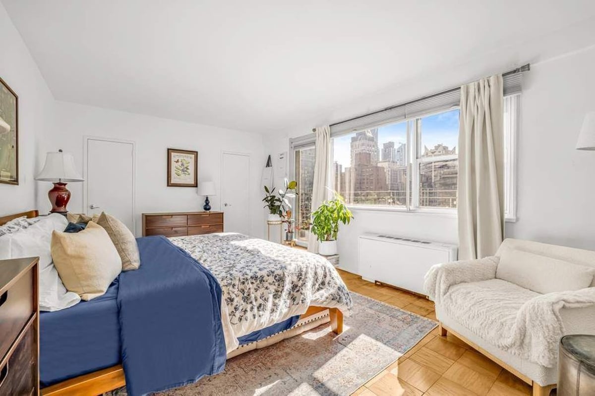 Photo for The Hawthorne - 211 East 53rd Street Condominium in Midtown East, Manhattan