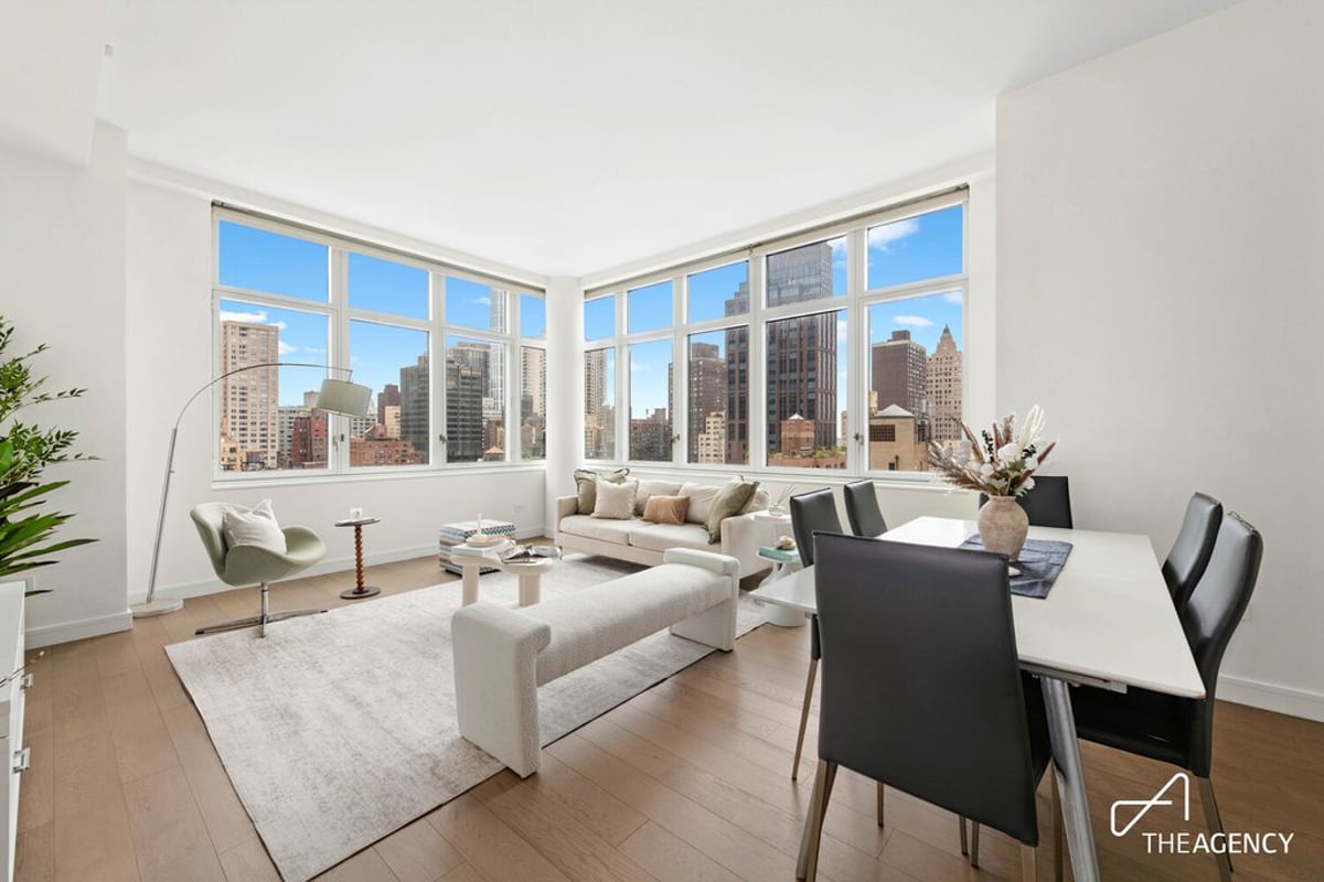 Photo for Halcyon - 305 East 51St Street Condominium in Midtown East, Manhattan