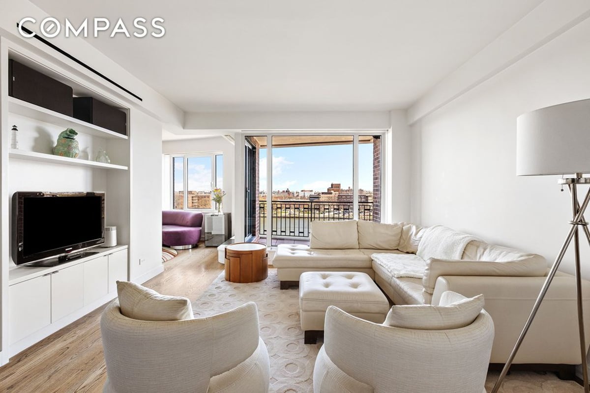 Photo for 45 East End Avenue - 45 East End Avenue Cooperative in Upper East Side, Manhattan