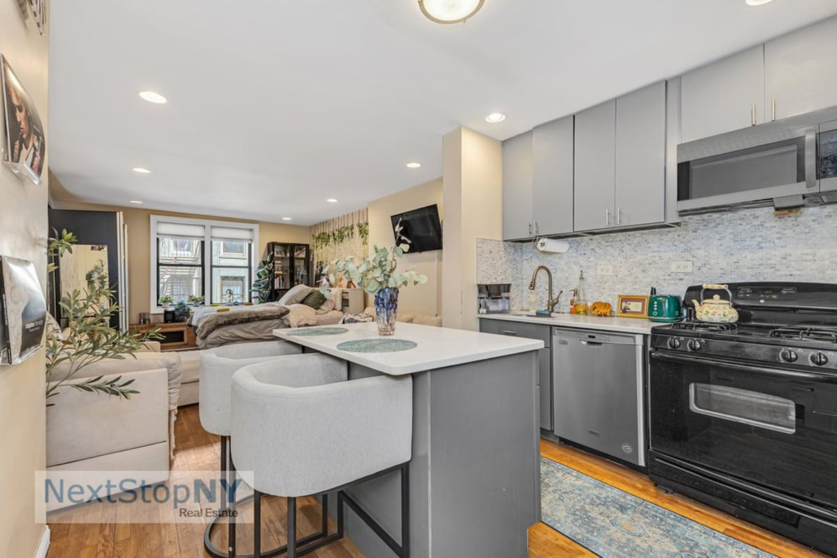 Photo for 229 East 28th Street - 229 East 28th Street Cooperative in Murray Hill, Manhattan