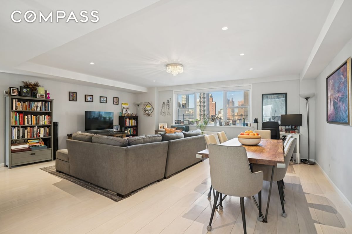 Photo for The Sutton East - 345 East 56th Street Condominium in Midtown East, Manhattan