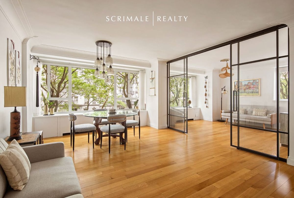 Photo for Manhattan House - 200 East 66th Street Condominium in Upper East Side, Manhattan