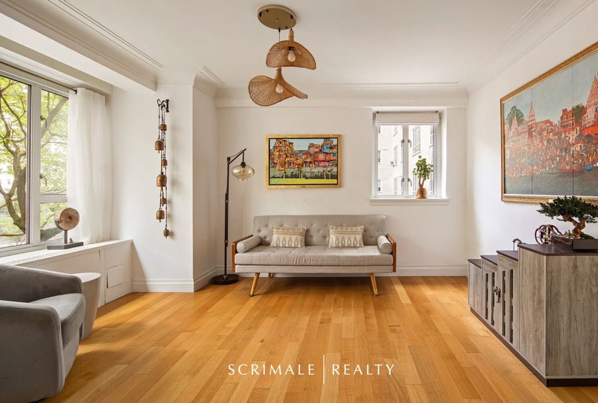 Photo for Manhattan House - 200 East 66th Street Condominium in Upper East Side, Manhattan