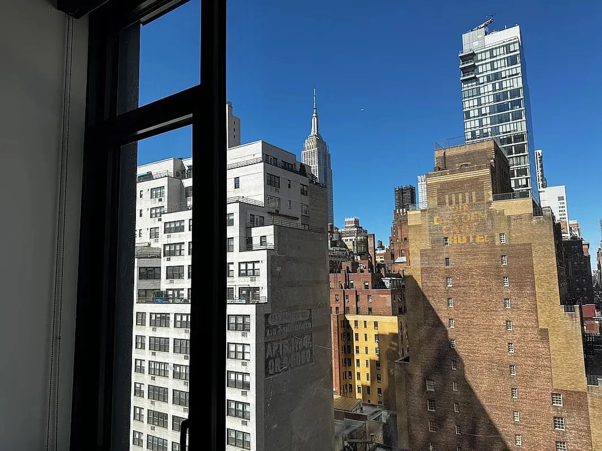 Photo for Frontier - 200 East 39th Street Rental Building in Murray Hill, Manhattan