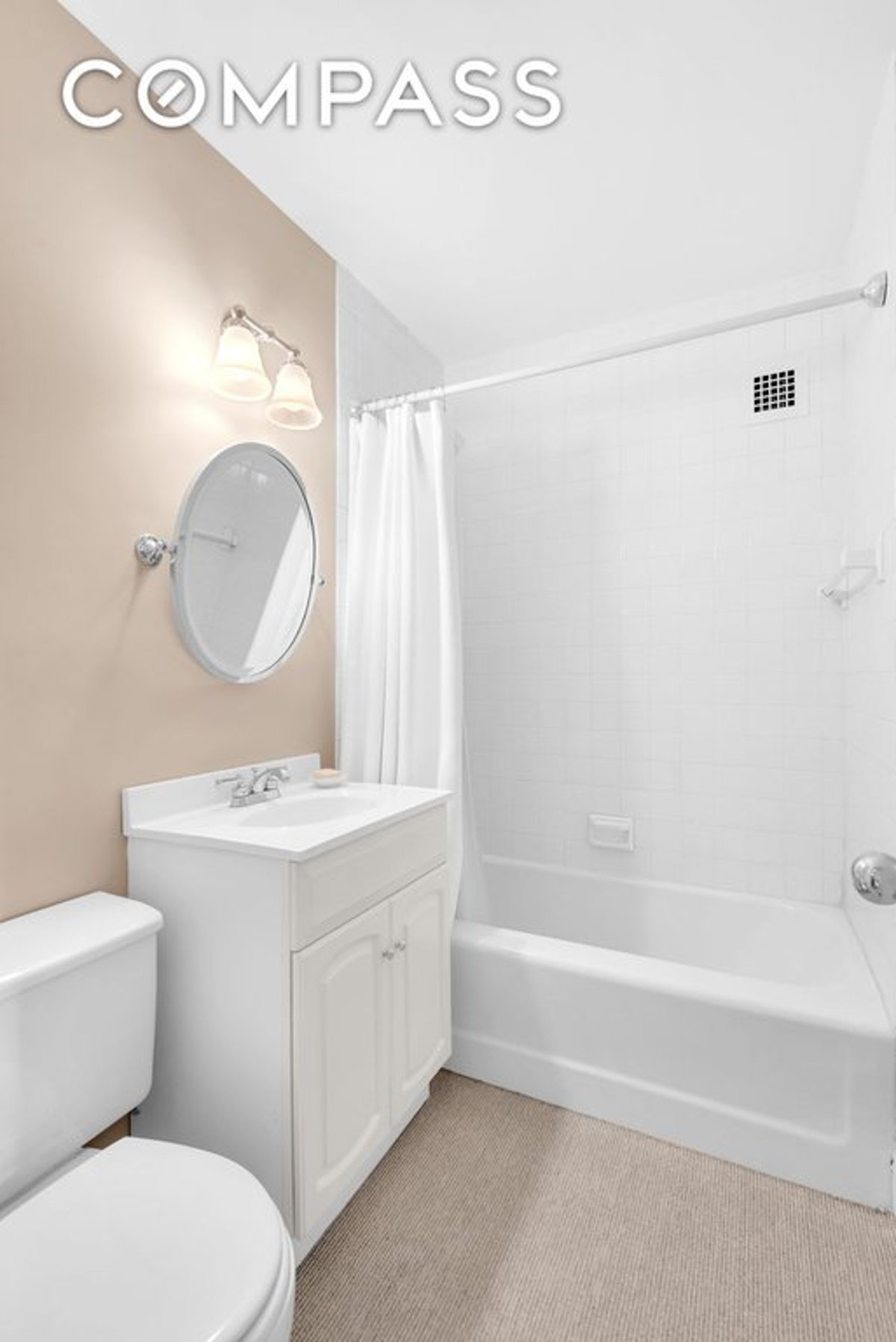 Photo for Carnegie Tower - 115 East 87th Street Condominium in Upper East Side, Manhattan