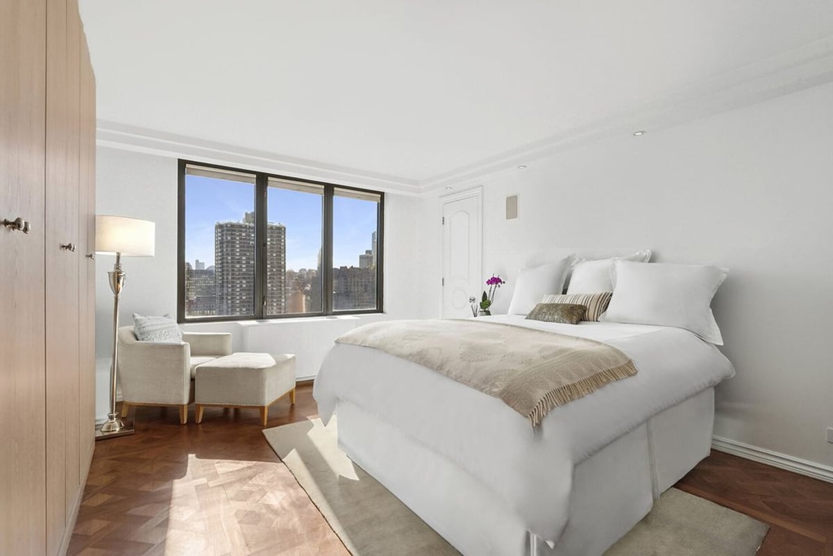 Photo for The Corinthian - 330 East 38th Street Condominium in Murray Hill, Manhattan