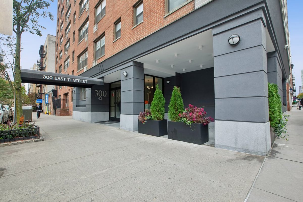 Photo for The Gemstone - 235 West End Avenue Condominium in Upper West Side, Manhattan