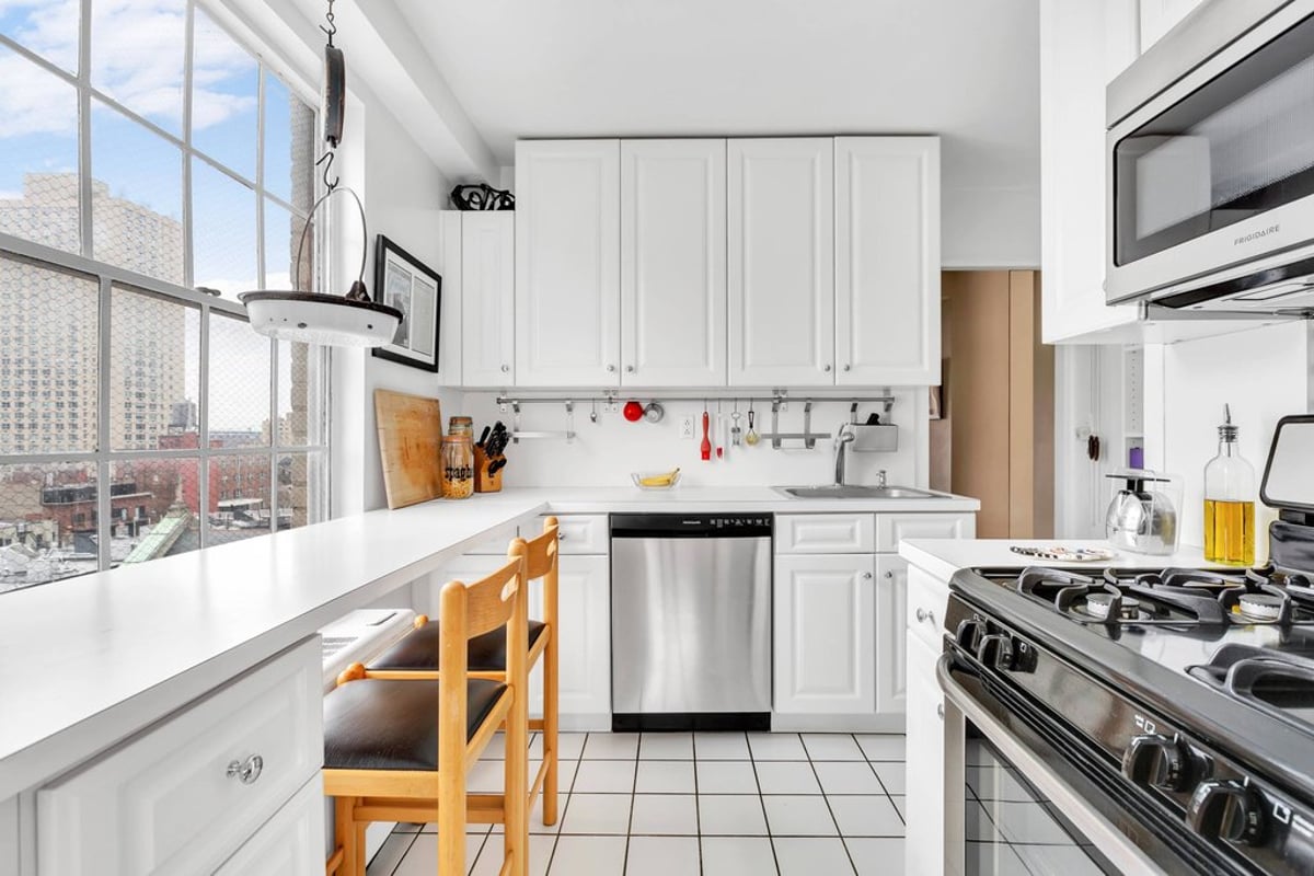 Photo for Fairmont Manor - 401 East 86th Street Cooperative in Upper East Side, Manhattan