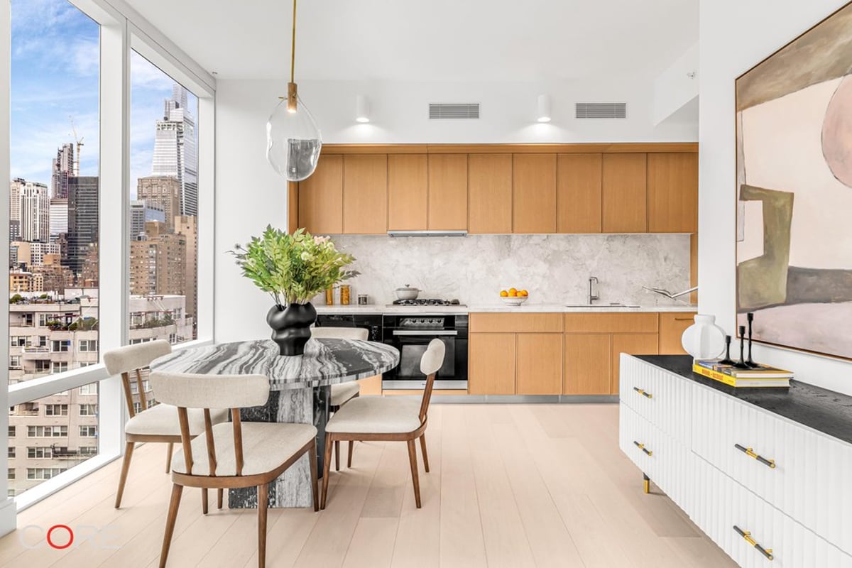 Photo for Eastlight - 501 Third Avenue Condominium in Kips Bay, Manhattan