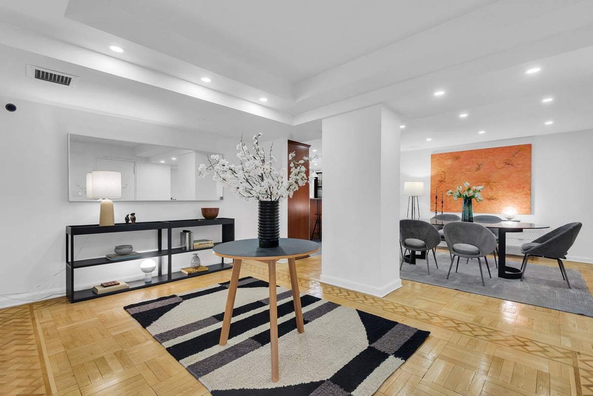 Photo for Lex 54 - 135 East 54th Street Condominium in Midtown East, Manhattan