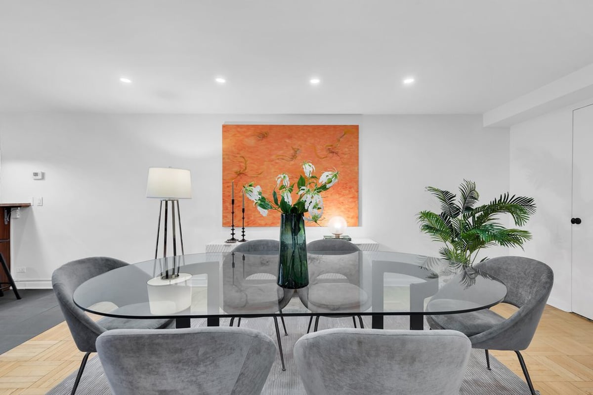 Photo for Lex 54 - 135 East 54th Street Condominium in Midtown East, Manhattan