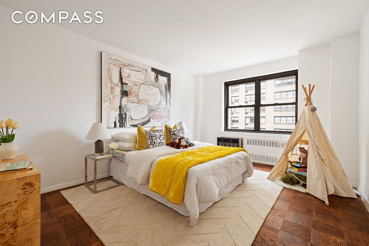 Photo for Lincoln Towers - 185 West End Avenue Condominium in Upper West Side, Manhattan