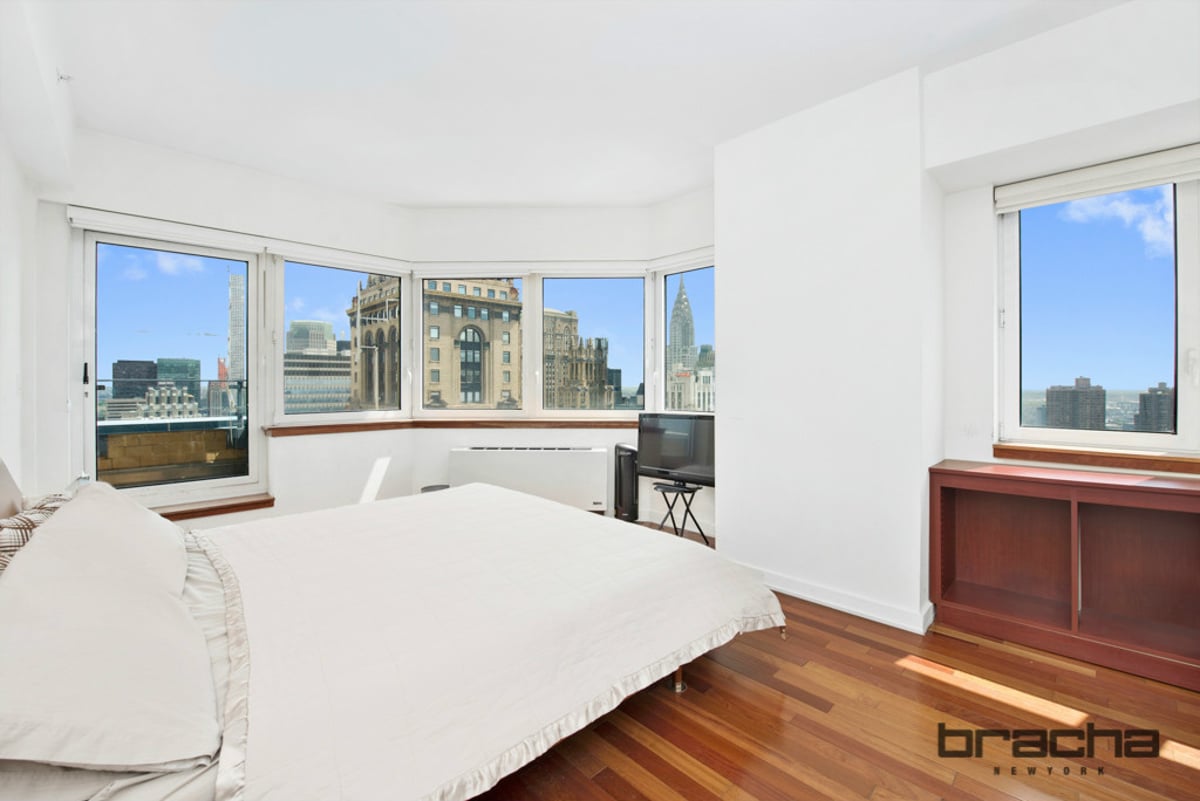 Photo for 425 Fifth Avenue - 425 Fifth Avenue Condominium in Murray Hill, Manhattan