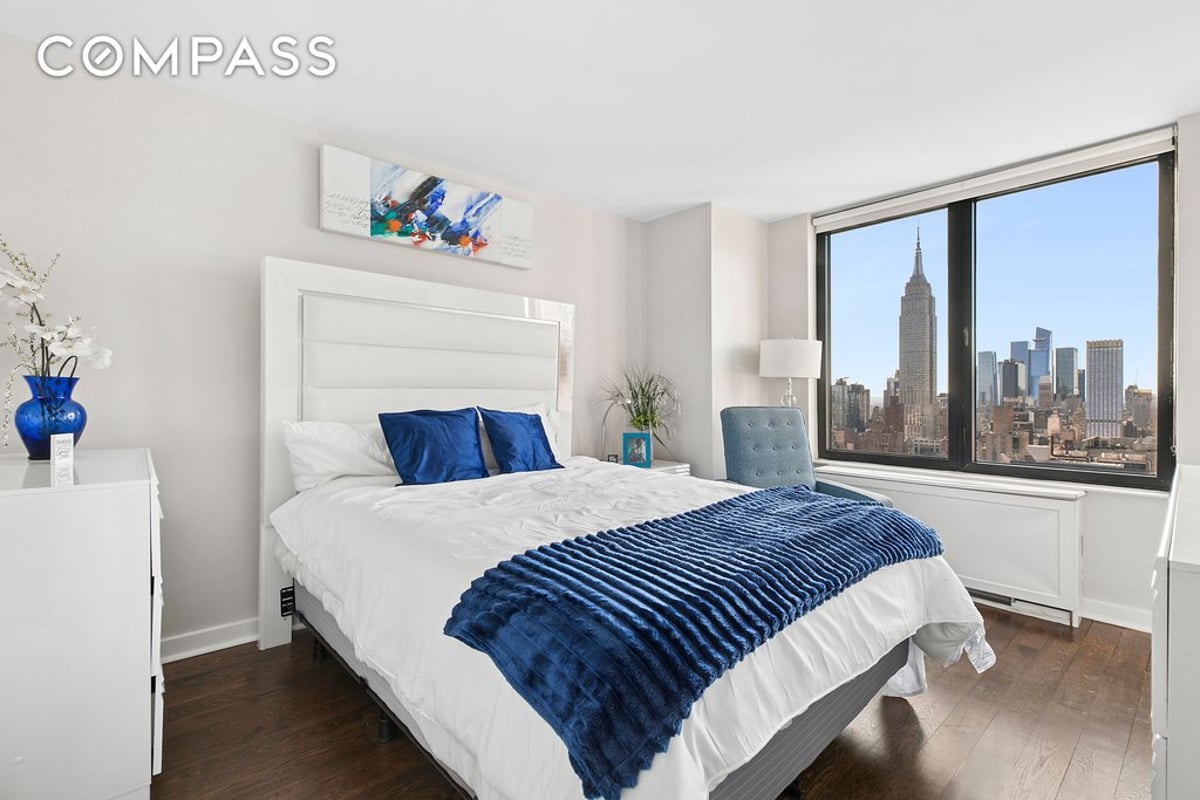 Photo for The Corinthian - 330 East 38th Street Condominium in Murray Hill, Manhattan