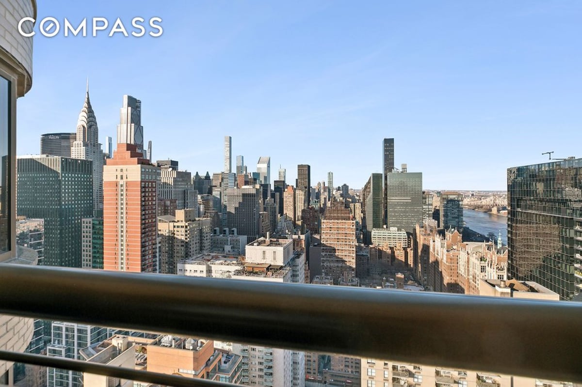 Photo for The Corinthian - 330 East 38th Street Condominium in Murray Hill, Manhattan