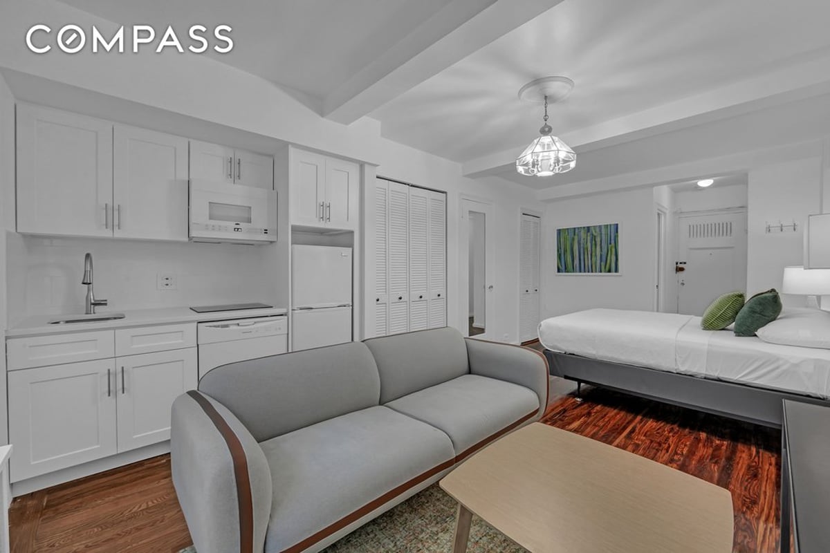 Photo for Prospect Tower - 45 Tudor City Place Cooperative in Turtle Bay, Manhattan