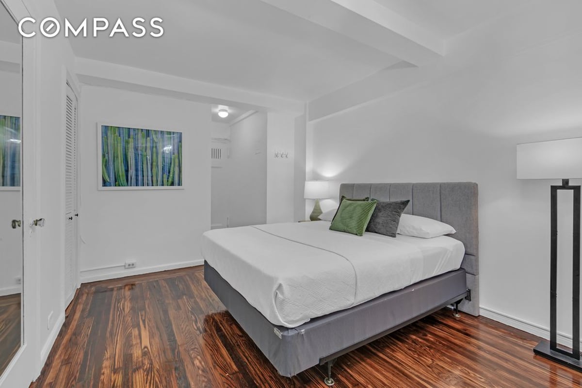 Photo for Prospect Tower - 45 Tudor City Place Cooperative in Turtle Bay, Manhattan