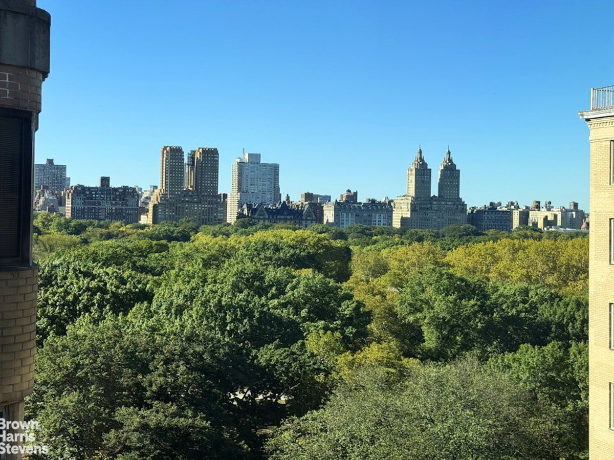 Photo for 875 5 AVENUE - 875 5th Avenue Cooperative in Upper East Side, Manhattan