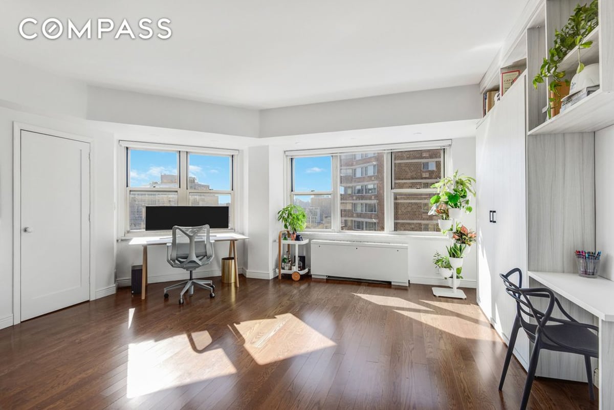 Photo for 305 East 24th Street - 305 East 24th Street Cooperative in Kips Bay, Manhattan