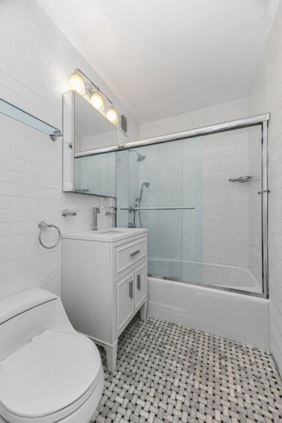 Photo for The Leslie House - 220 East 54th Street Cooperative in Midtown East, Manhattan