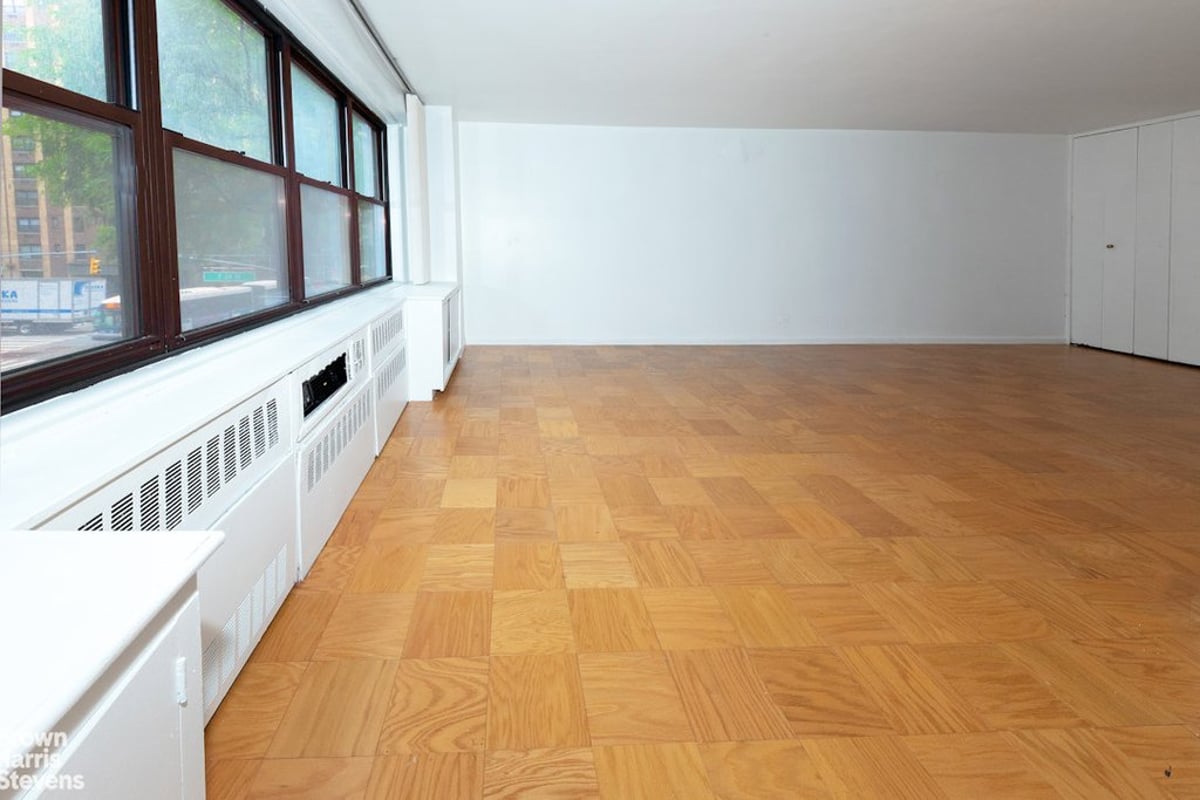 Photo for 330 3rd Avenue - 330 Third Avenue Cooperative in Gramercy Park, Manhattan