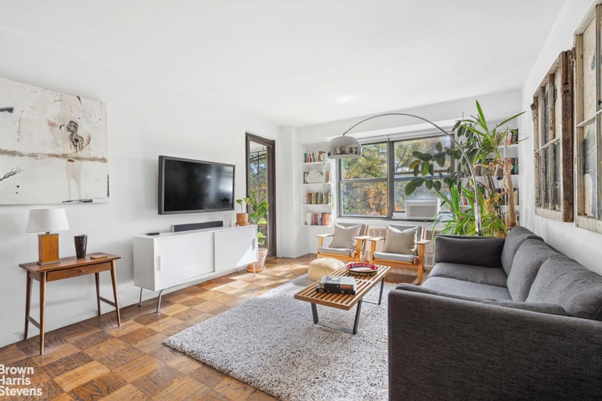 Photo for American Thread Building - 260 West Broadway Condominium in Tribeca, Manhattan