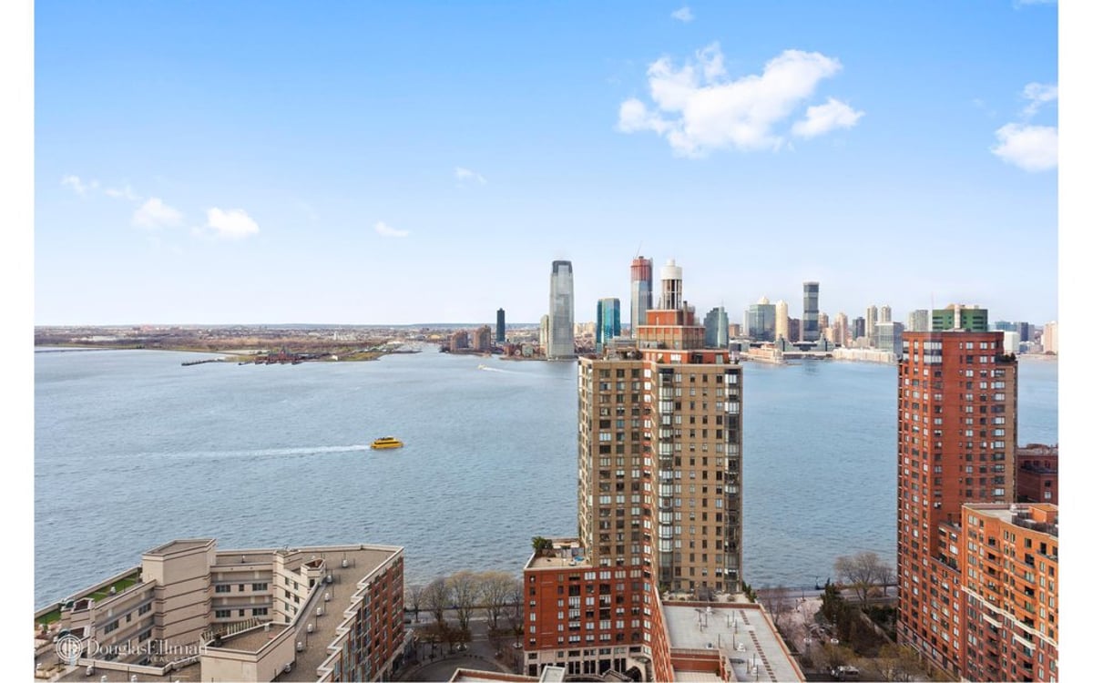 Photo for Liberty Court - 200 Rector Place Condominium in Battery Park City, Manhattan