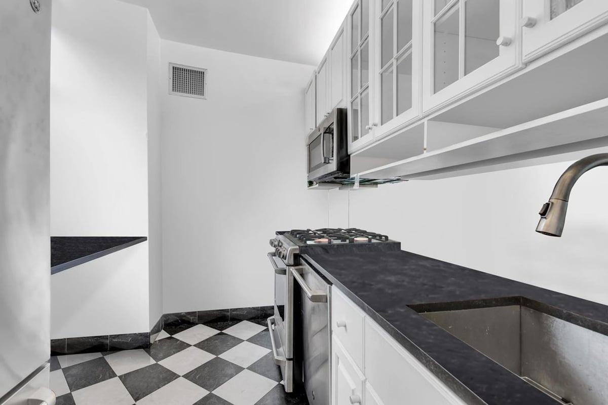 Photo for The Mondrian - 250 East 54th Street Condominium in Midtown East, Manhattan