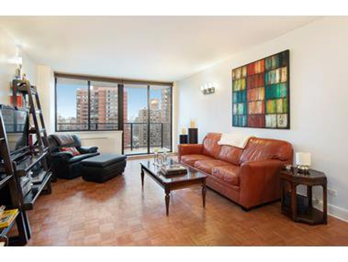 Photo for Astor Terrace - 245 East 93rd Street Condominium in Upper East Side, Manhattan