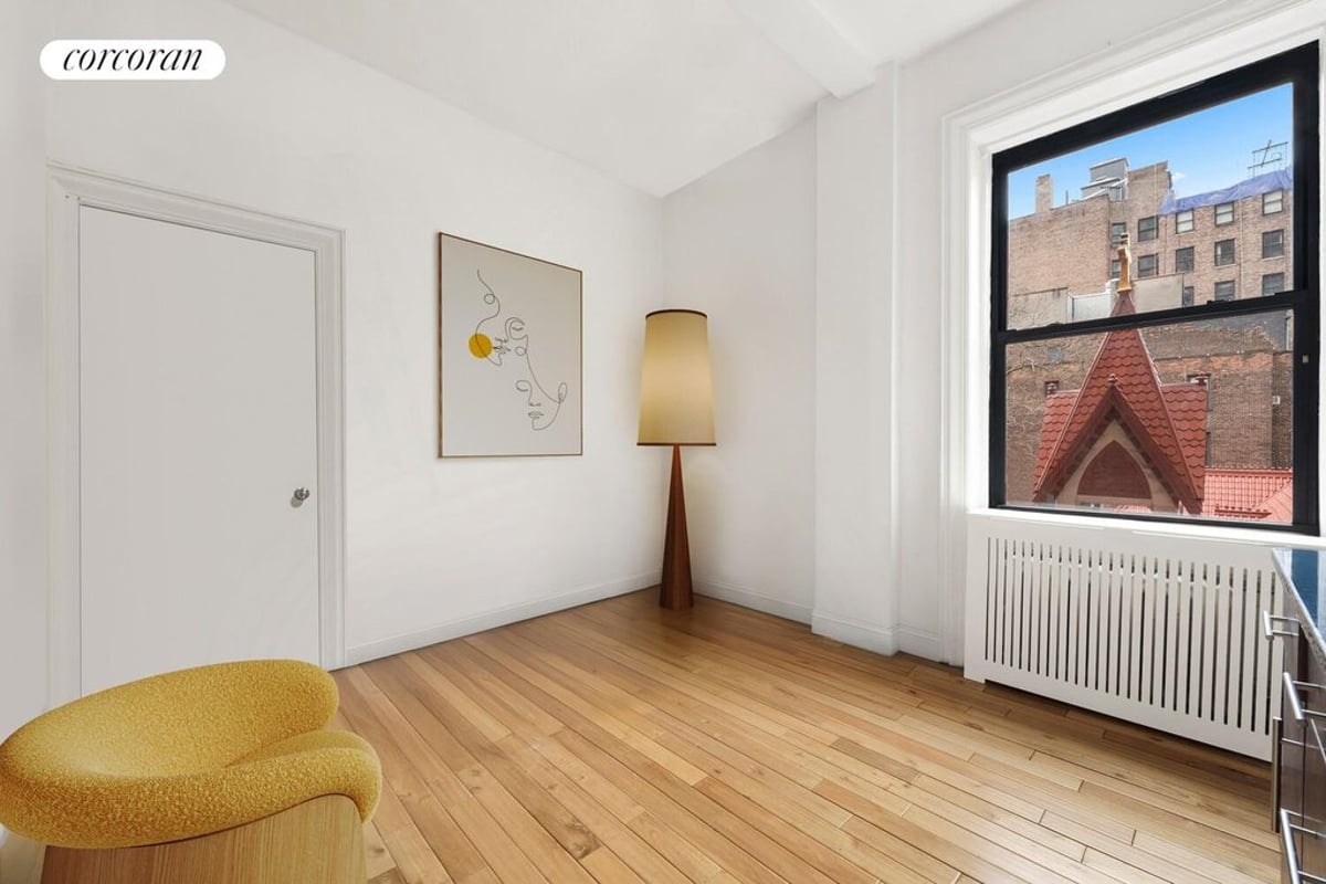 Photo for Lincoln Spencer Apartments - 140 West 69th Street Cooperative in Upper West Side, Manhattan