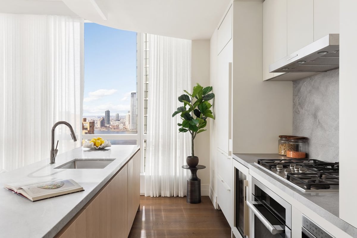 Photo for 42 Trinity Place - 77 Greenwich Condominium in Financial District, Manhattan