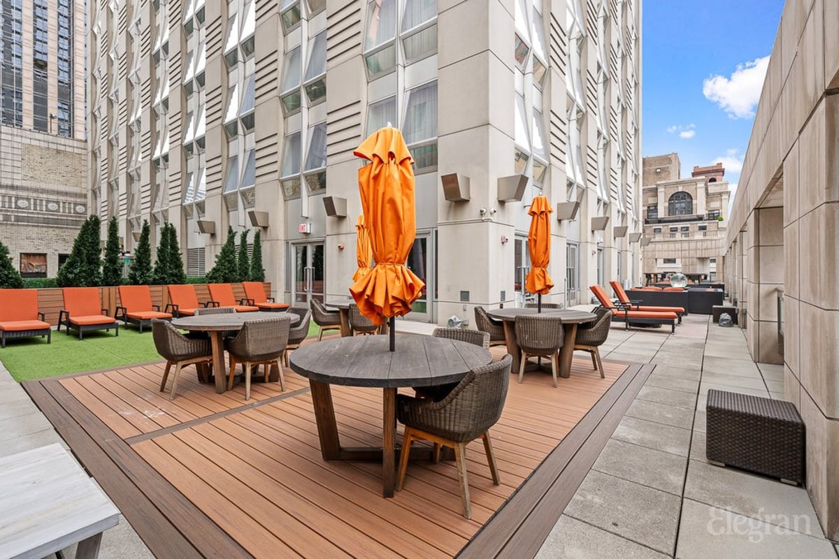 Photo for The Residences at 400 Fifth Avenue - 400 Fifth Avenue Condominium in Murray Hill, Manhattan