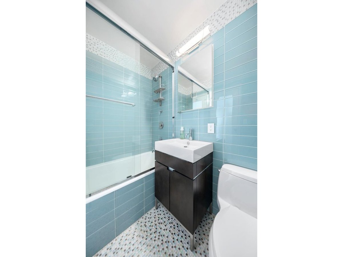 Photo for Lincoln Towers - 185 West End Avenue Condominium in Upper West Side, Manhattan