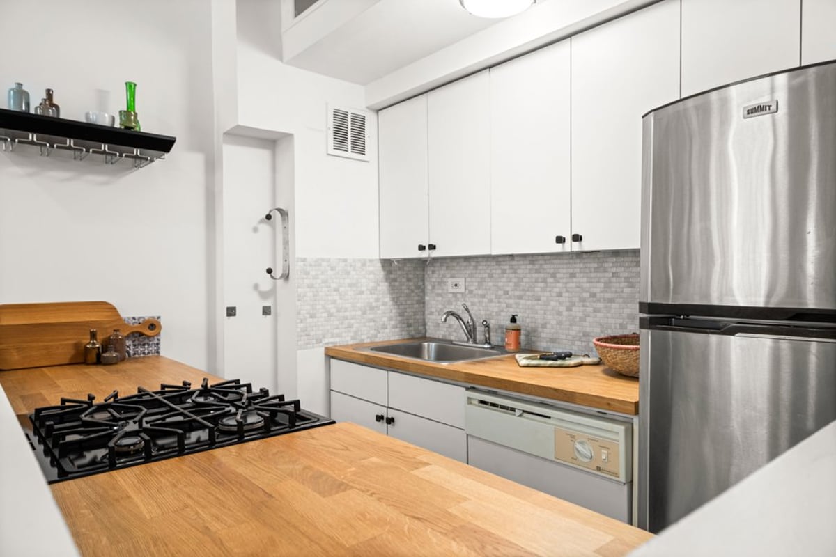 Photo for Beekman Condominium - 350 East 62nd Street Condominium in Upper East Side, Manhattan