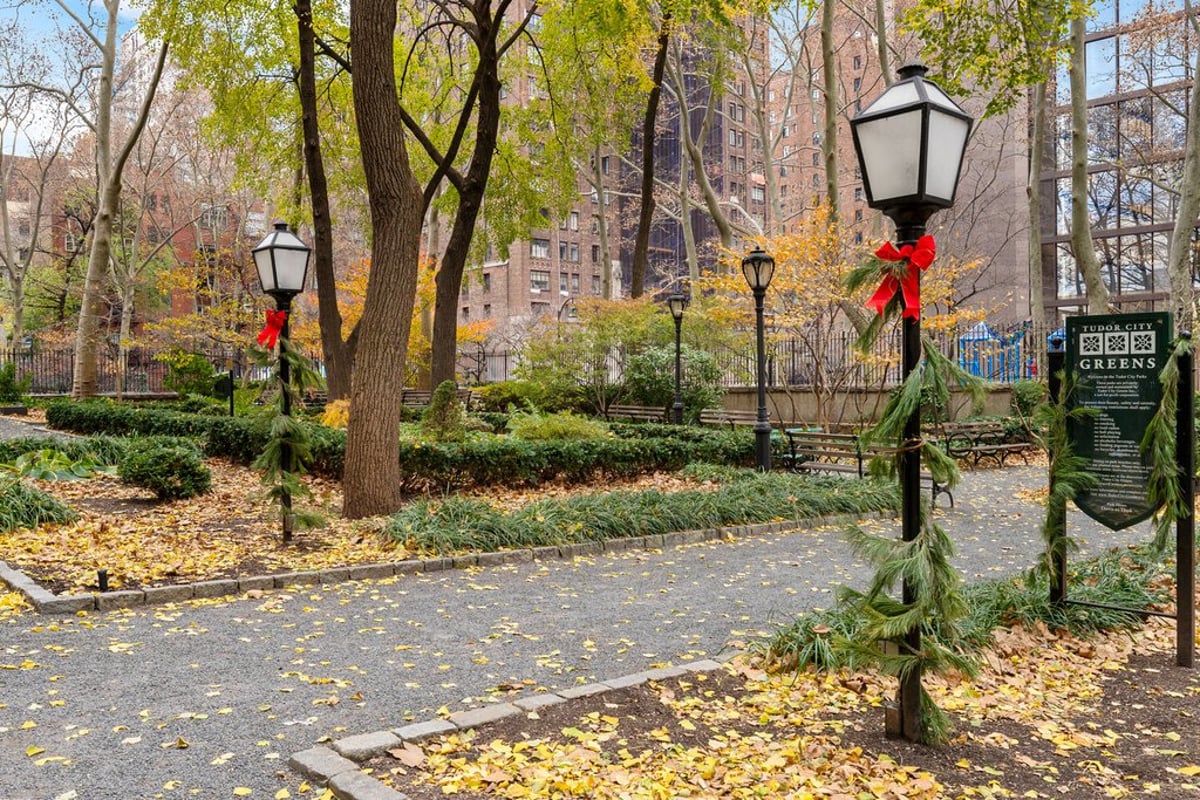 Photo for Prospect Tower - 45 Tudor City Place Cooperative in Turtle Bay, Manhattan