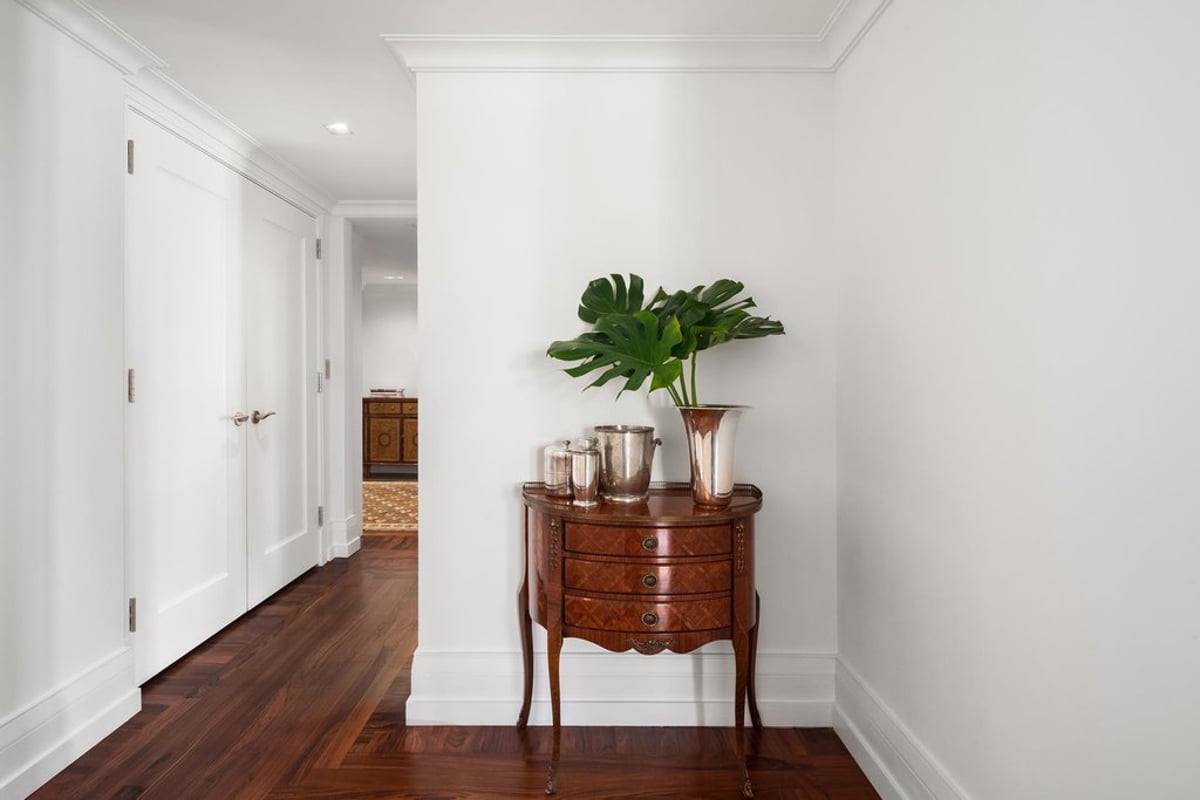 Photo for Barbizon/63 - 140 East 63rd Street Condominium in Upper East Side, Manhattan