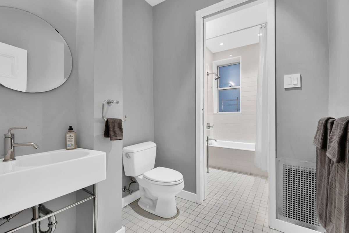 Photo for The Manhasset - 300 West 109th Street - 301 West 108th Street Condominium in Morningside Heights, Manhattan