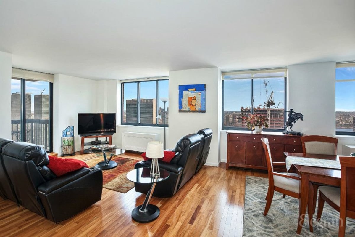 Photo for The Highpoint - 250 East 40th Street Condominium in Midtown East, Manhattan