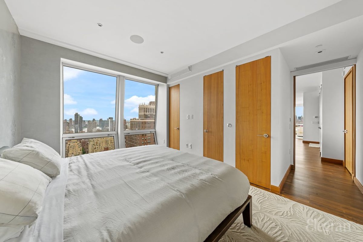 Photo for The Residences at 400 Fifth Avenue - 400 Fifth Avenue Condominium in Murray Hill, Manhattan