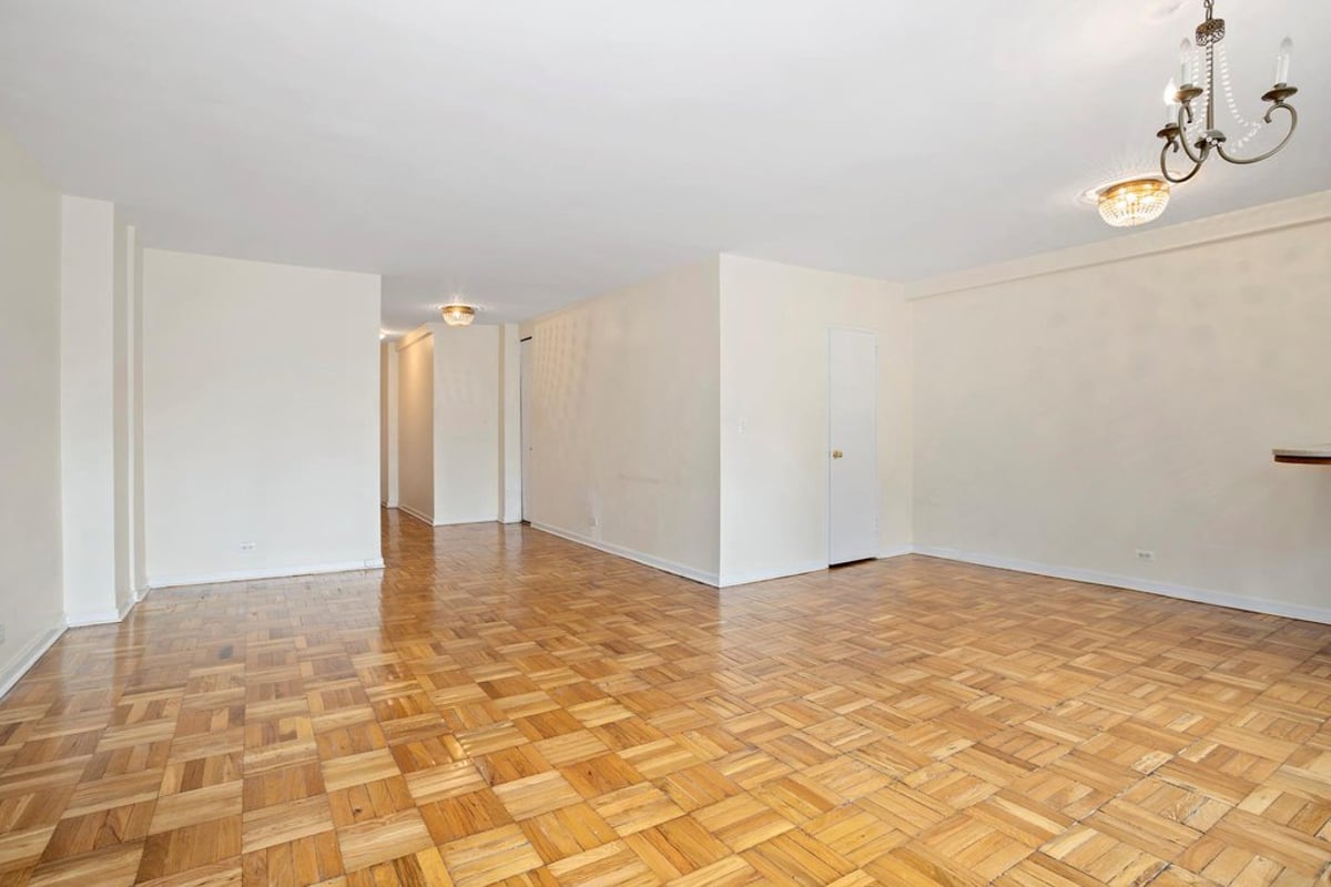 Photo for 155 East 38th Street - 155 East 38th Street Condominium in Murray Hill, Manhattan