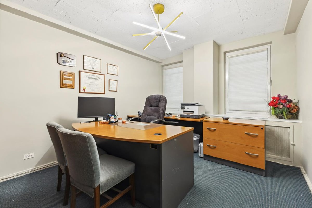 Photo for 880 5th Avenue - 880 Fifth Avenue Cooperative in Upper East Side, Manhattan